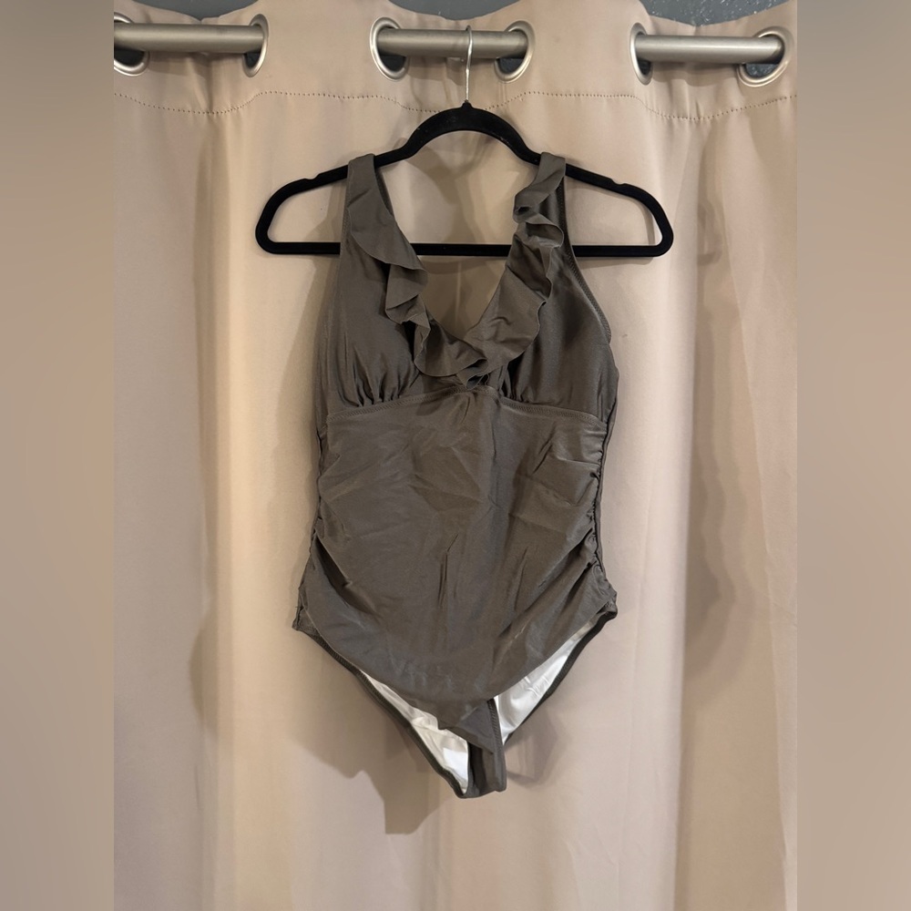 Women’s Cupshe One Piece Swimsuit in Green